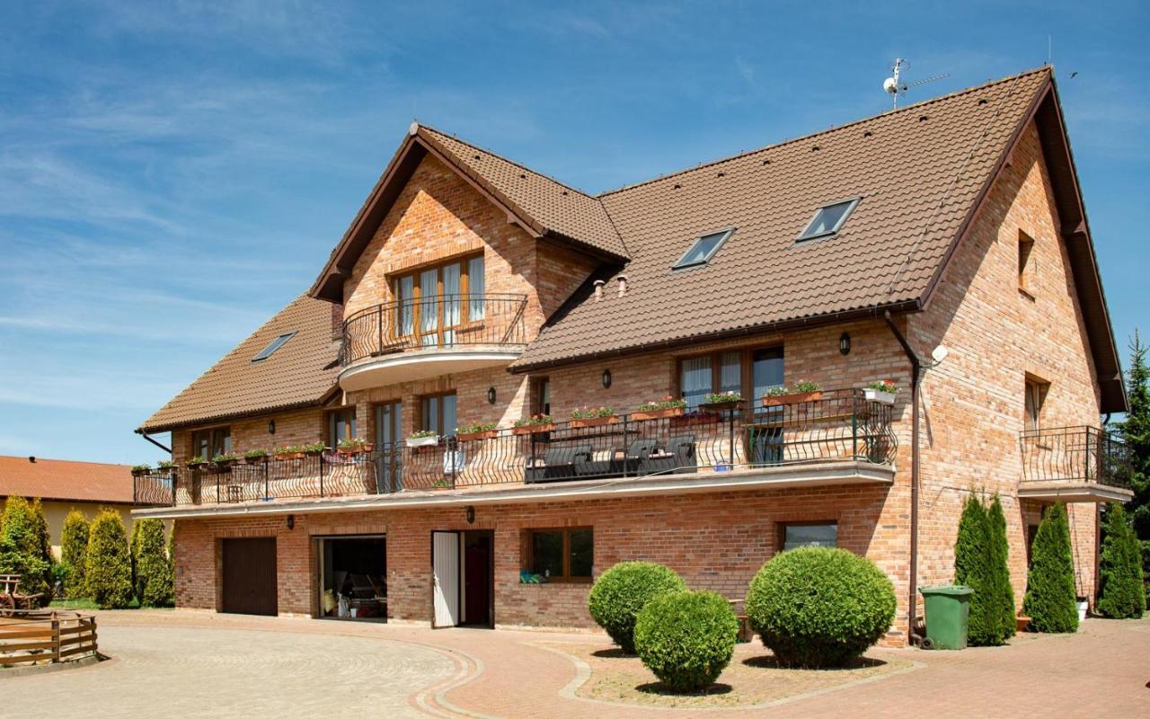 Podkowa Villa โพลิเซ ภายนอก รูปภาพ